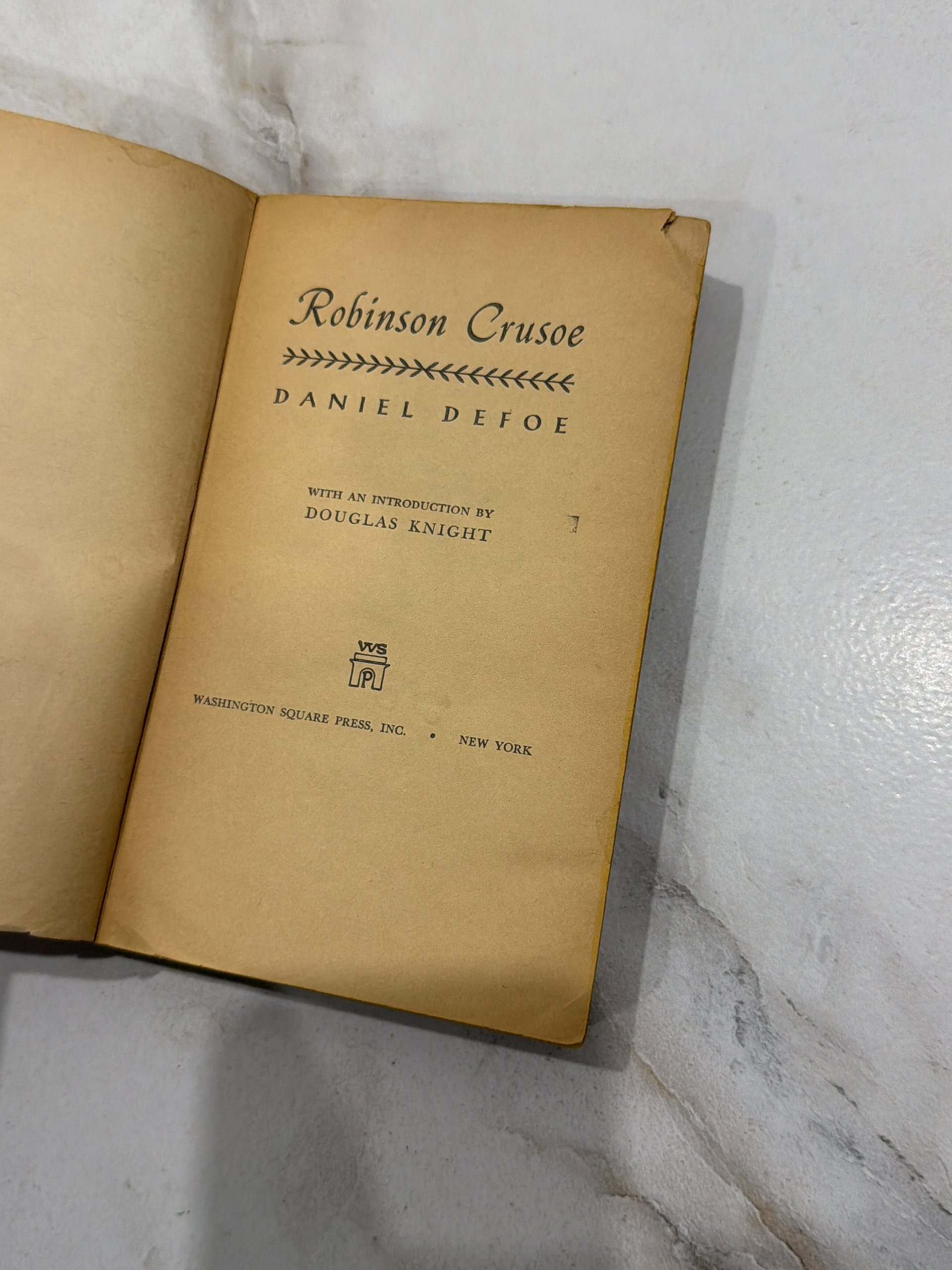 1961 Robinson Crusoe by Daniel Defoe Washington Square Press Vintage Paperback product image (3)