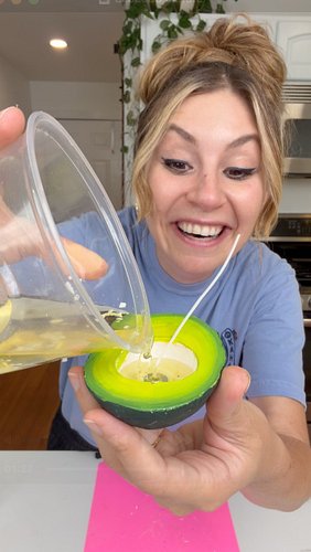 i transformed an avocado into a candle! 🥑 #avocado #craft #homedecor #diy