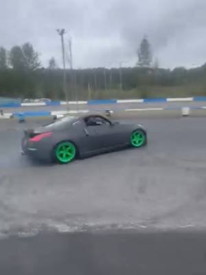 Donuts To the Right this Time #drift #drifting #donuts 