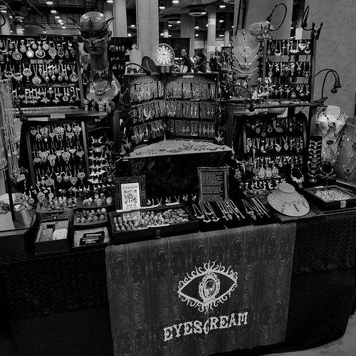 Thee EYESCREAM booth is all set up @odditiesandcuriositiesexpo LA!
Swing by, we are here today and tomorrow 10am-5pm. Hope Ey...