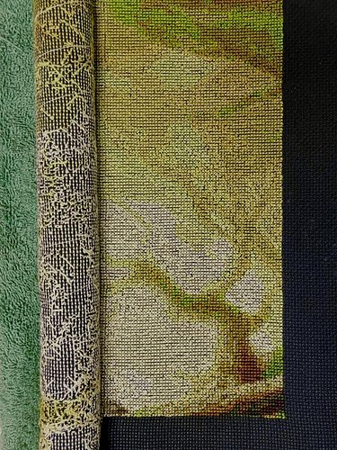 123,586 stitches complete. 63,614 to go.
#geckorouge #waldrache #crossstitch #dragon #forest