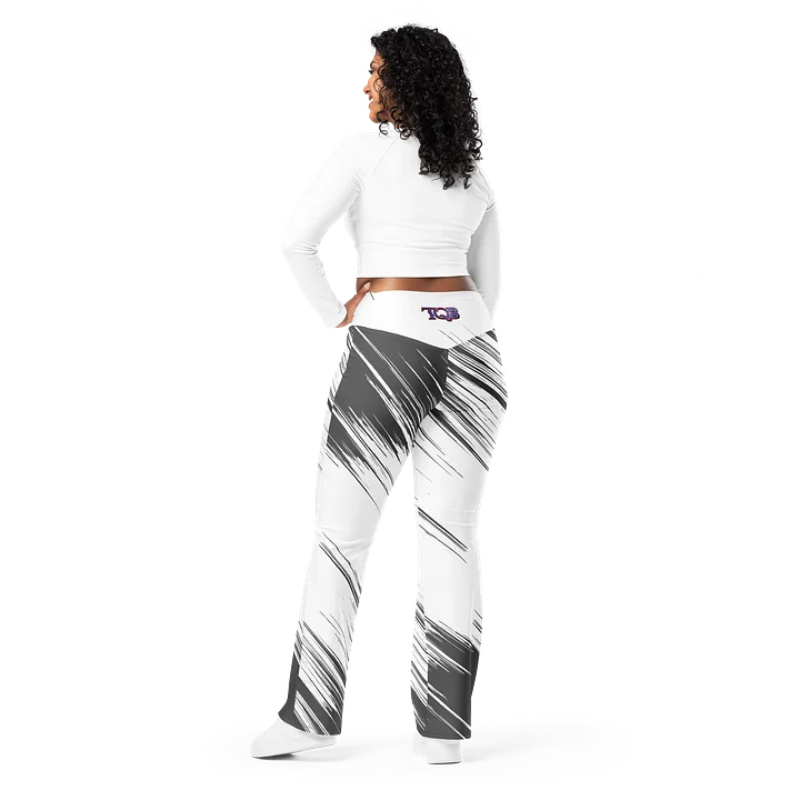 The "Constancia" Flare Leggings Black and White product image (1)