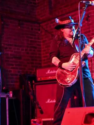 Can you hold your breath during this solo? 😱 Tag a friend you think can! 🌬️🎶 Kris absolutely shredded this one. Let’s hear it in the comments 👇 #KrisBellBand #GuitarSolo #LiveMusic #GuitarShred #RockBand #MusiciansOfInstagram #NewMusic #Guitarist #RockGuitar