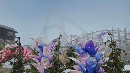Zadra looks so daunting in the winter fog! ☁

Have you ridden this awesome EnergyLandia roller coaster during their winter se...