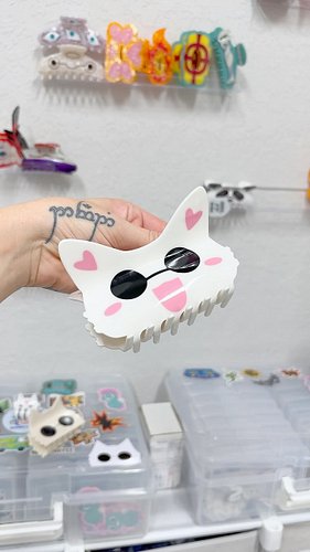 Ohhh how far we’ve come!! 

gojo to cat was actually one of the first anime hair claws I made, and although people loved it. ...
