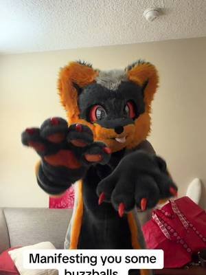 Gotta help a homie out #fursuit #fursuits #fursuitersoftiktok #fursuitmaker #furry 