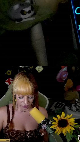 #missleemalee on #Twitch | Thank you Sticker Mule #sponsorher #stickermule @stickermule