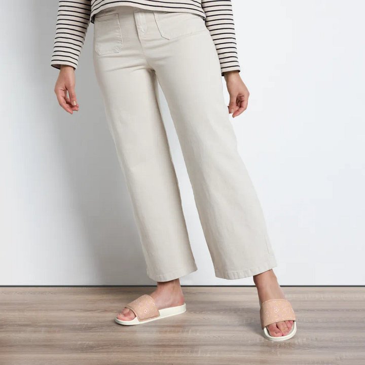 Cherry Blossoms on Cream Women's Slides product image (2)