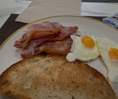 Proper back bacon, now at the Gold Arcos. 😎