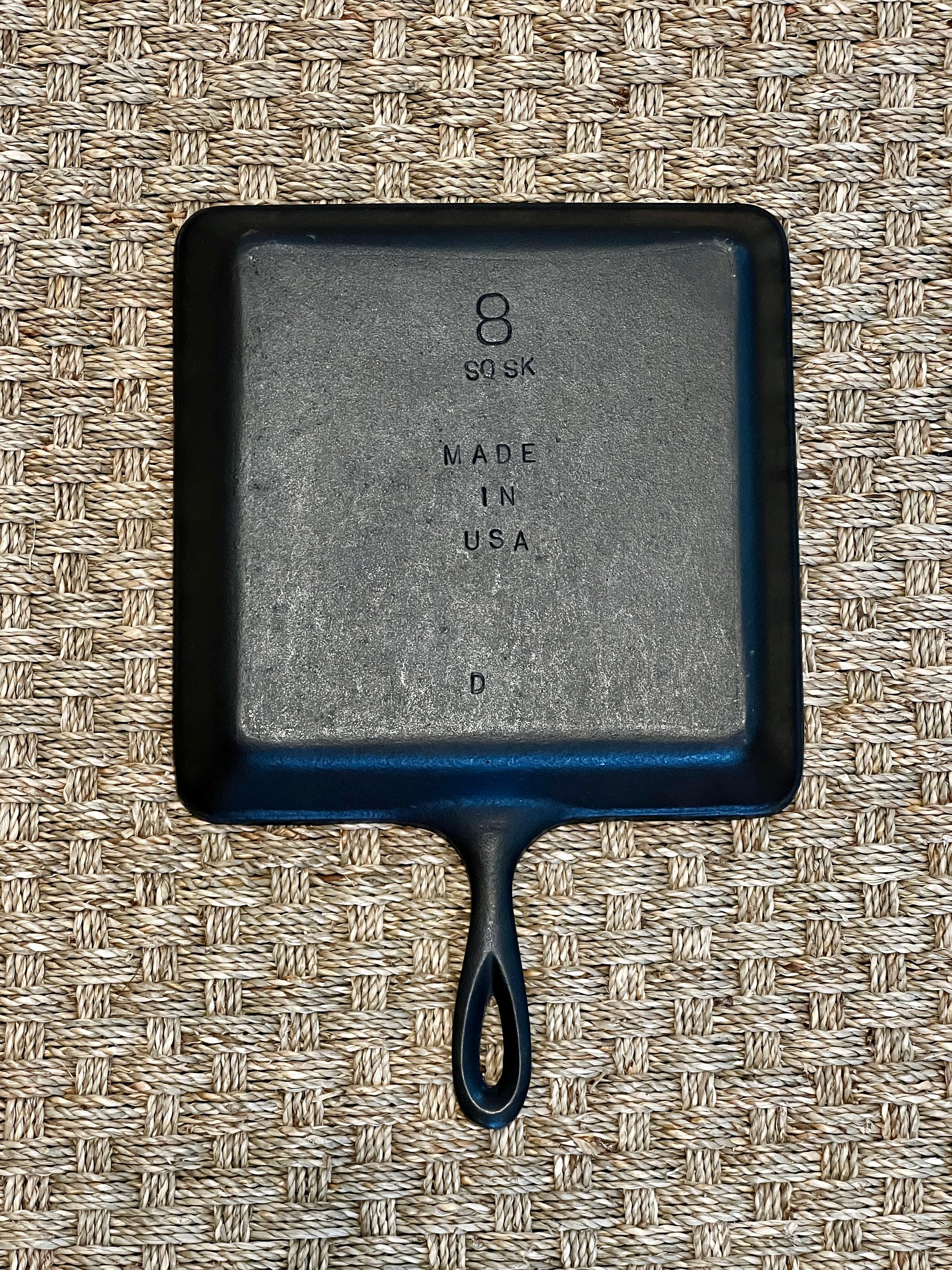 Vintage Lodge #8 Square Skillet product image (2)