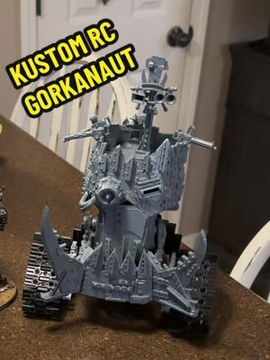 I……. I may have gone too far with the kitbashing and customizing this time. #waaagh #40k #orks #erewego #miniatures 