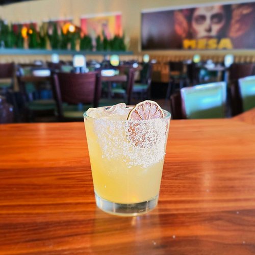 Our De la Casa Margarita sits nicely on our custom Eden Oaks Bar Top! It sips even better!

@edenoaks 

#Familia #somosfamíli...