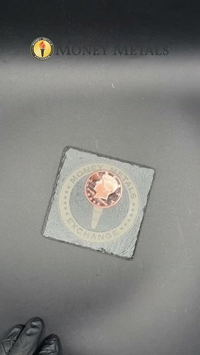 An American icon, struck in .999 pure copper.

Take a closer look at the 1 AVDP Oz John F. Kennedy Copper Round from Money Me...