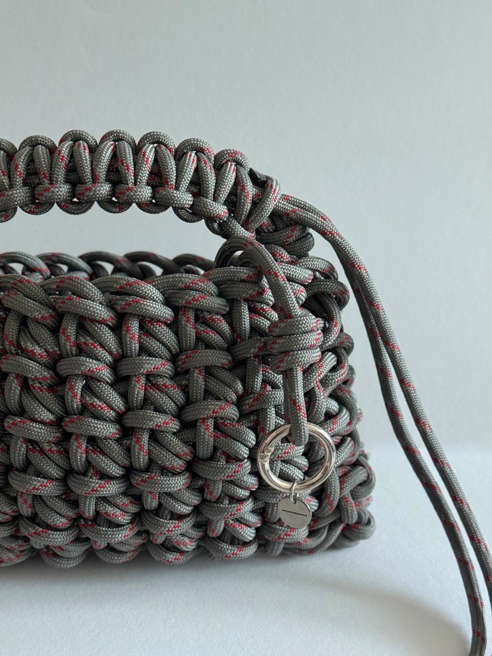 EMAN | The Easy Slouch Bag in Grey product image (4)