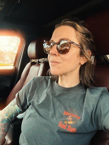 Support your local RAD MOM! ⚡️ 🛹 

Available at www.redesigns.com 🤙🏻