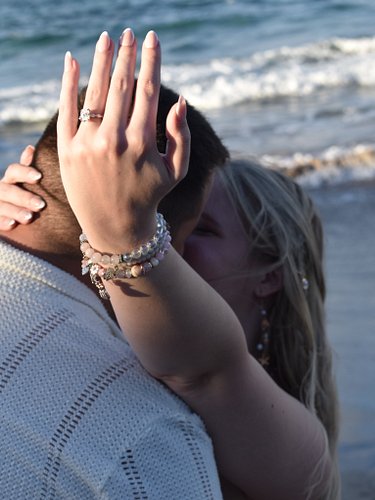 Soooo IM ENGAGED 💍🥹🩵🌺 Matt surprised me with the most beautiful proposal during our Hawaii trip✈️🏝️ Here are some pics from t...