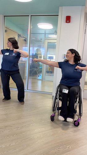 Thanks to @hopeineverybeat for the dance lesson today thanks for the inspiration, laughs and lovely vibes. Keep rocking twins...