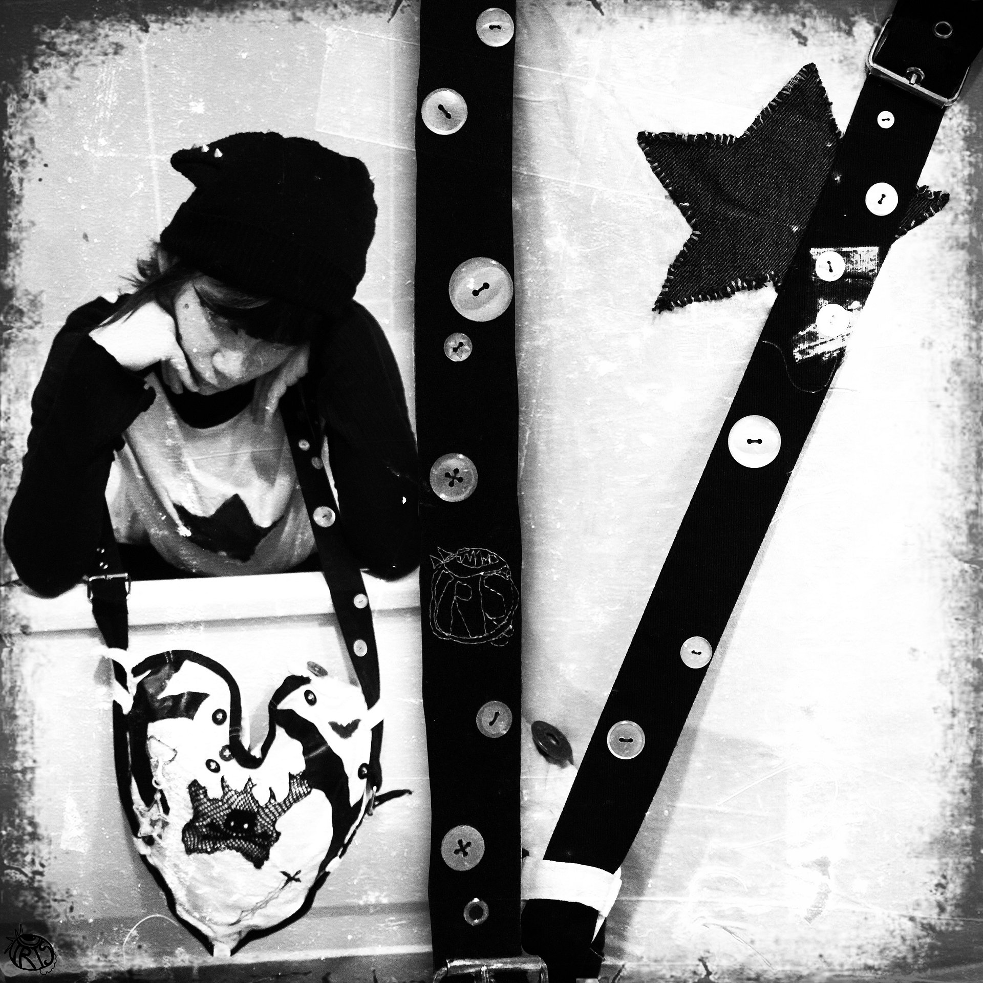 HEART ON MY SHOULDER product image (1)