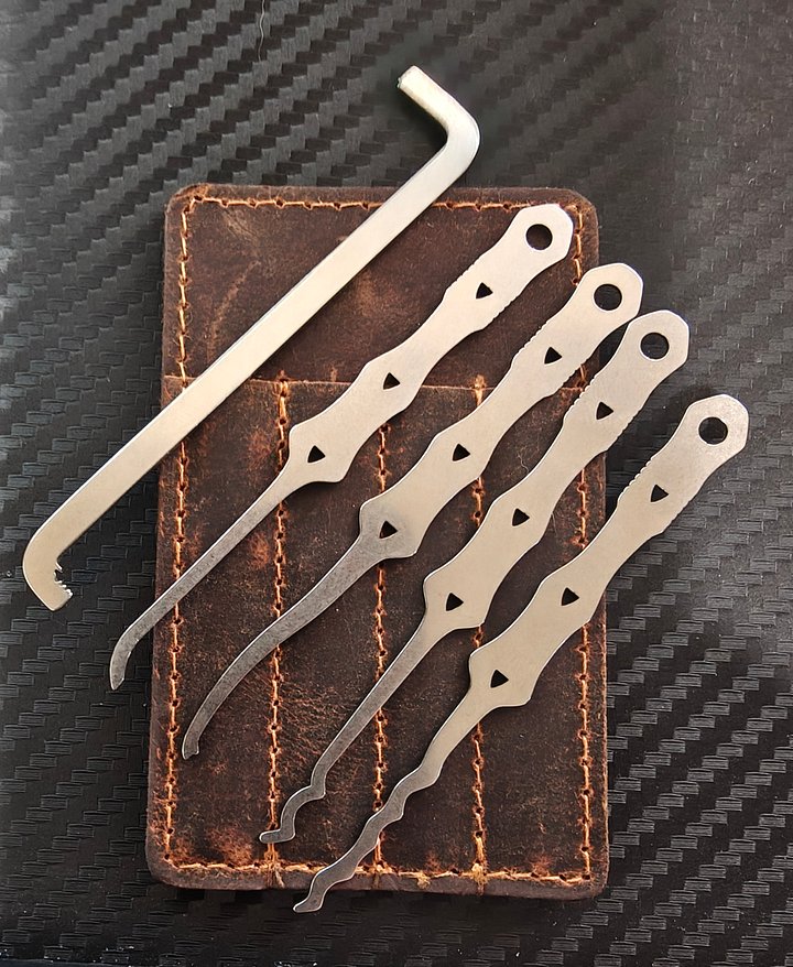 The Force-EDC (Greyhound Edition!) product image (1)