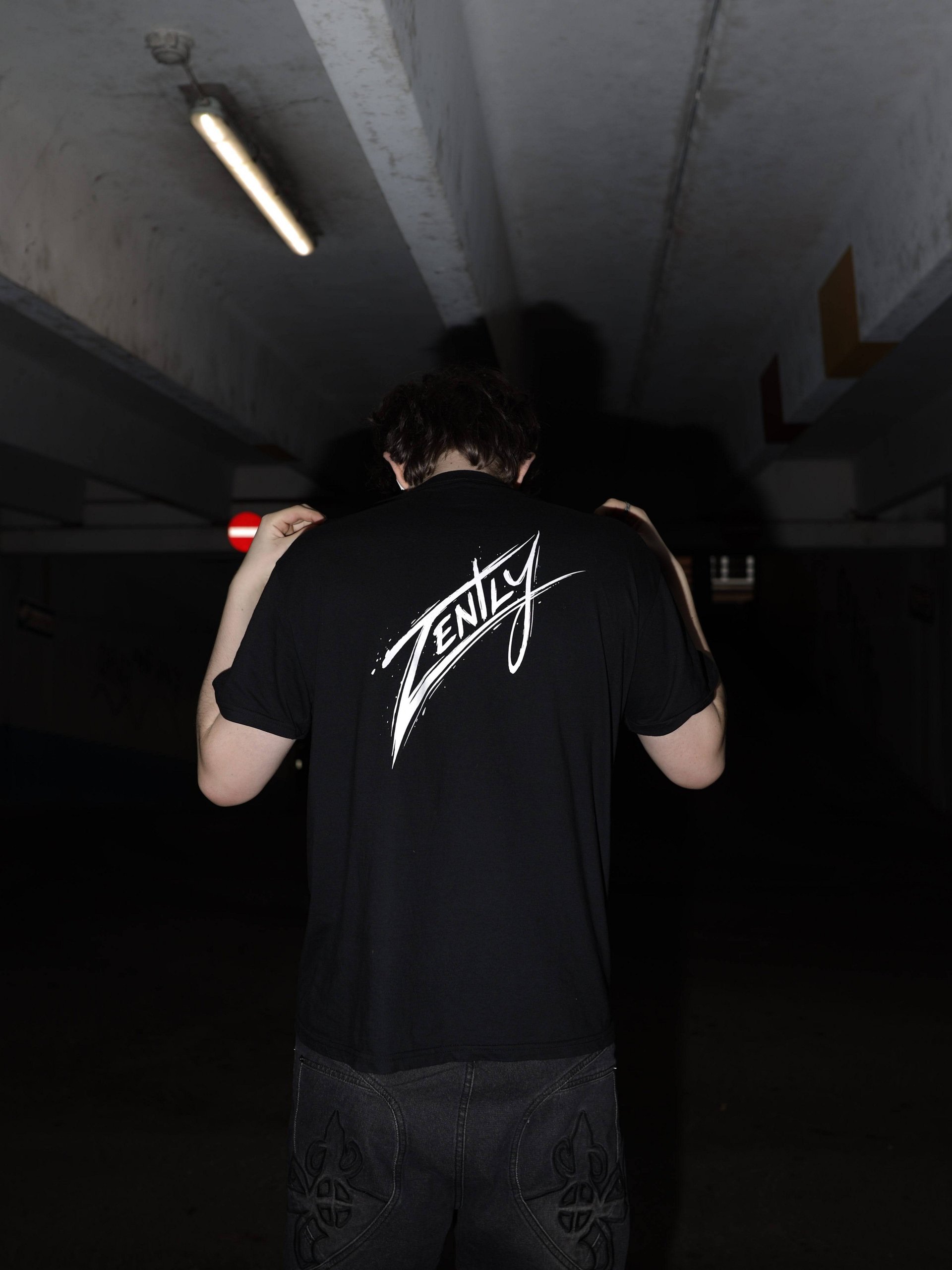 Black Tee & Legacy Denim Jeans Bundle product image (4)