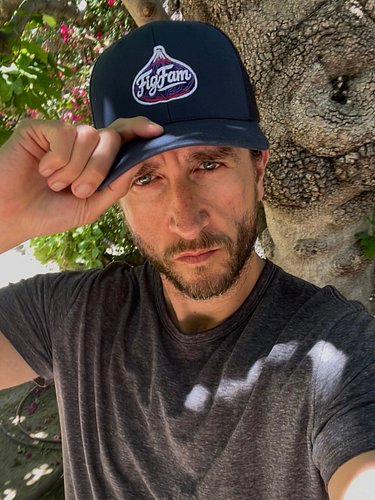 🚨NEW MERCH ALERT! 🚨 
This just into the Figfluencer Merch Shop:  Fig Fam Hats! 🧢 
-60% cotton, 40% polyester 
-Snapback 
-One...