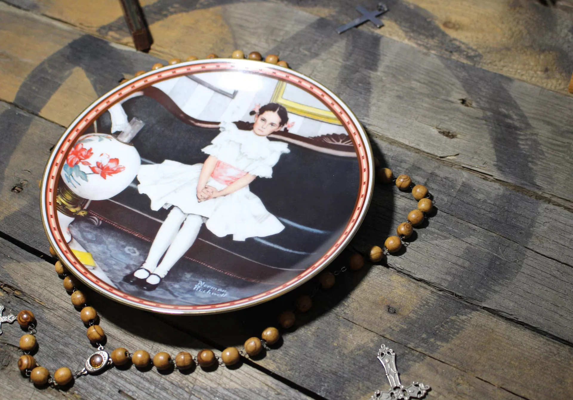 Artifact No.26 - The Sullen Girl Decorative Plate product image (6)