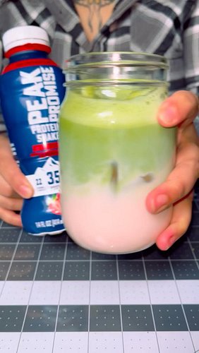 quick post work protein pick-me-up: Strawberry Protein Matcha with just 1g sugar and 35g protein! 🍓💪🏻🥛 #proteinshake #matchal...