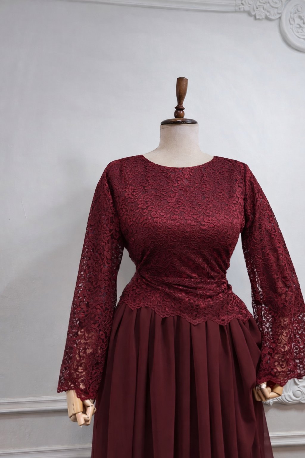 Luxury dress product image (3)