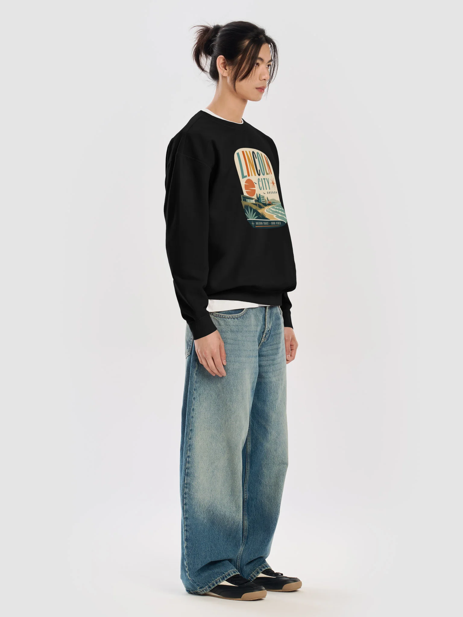 Lincoln City Oregon Coast Retro Crewneck product image (66)
