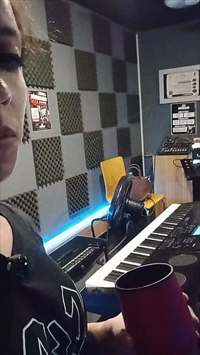 Mo tengas miedo de experimentar con tu voz 

#aneonvoice #musica #metalhead #clasesdemusica #gutural