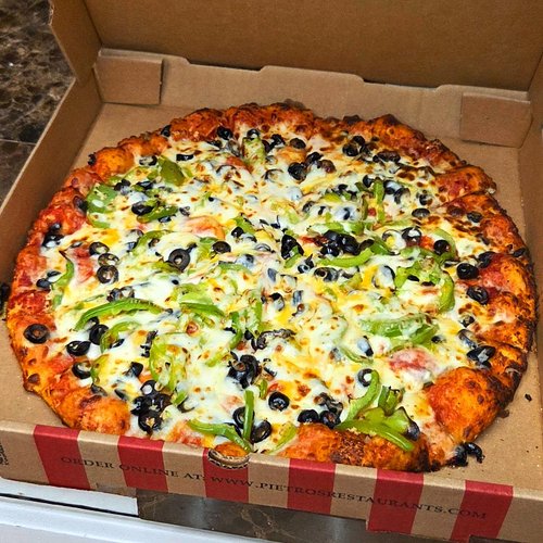My friends shared this pizza with me from @pietrosrestaurants after Pizza Week was all anyone could talk about last week haha...