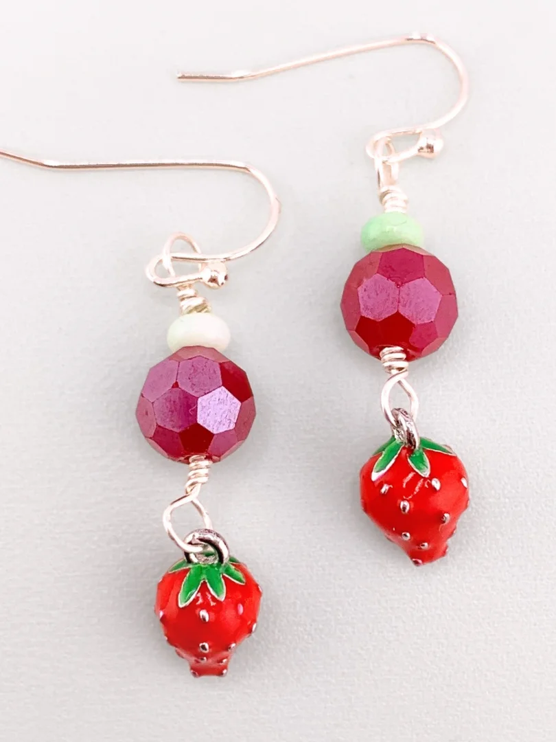 Bead Embroidered Strawberry Pendant Necklace and Earrings Set product image (5)