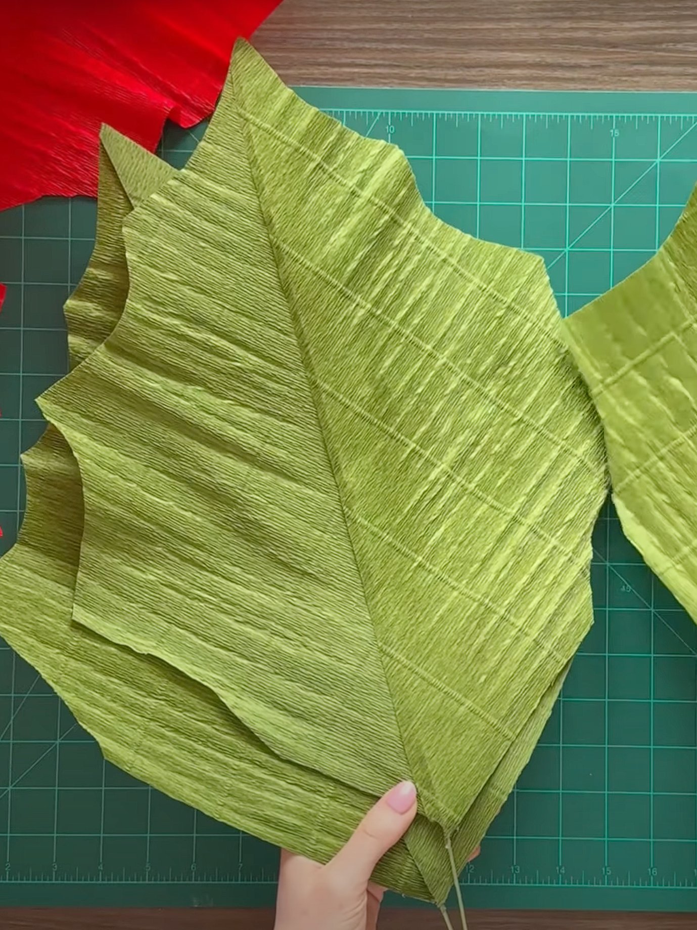 DIY Giant Paper Poinsettia: Templates from Video Tutorial & Materials Checklist product image (8)