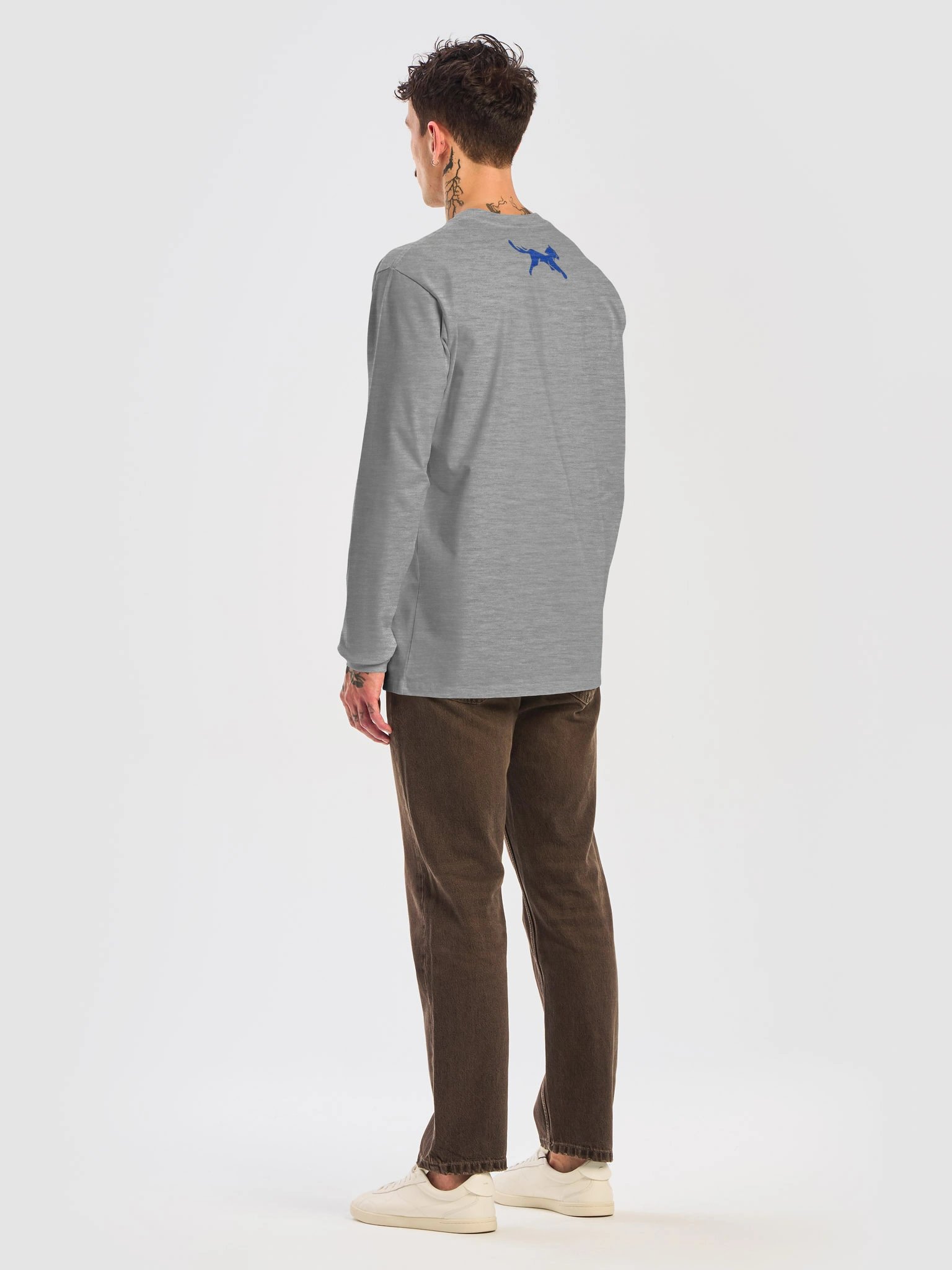 AQRA Minimal Logo Long Sleeve Tee product image (3)