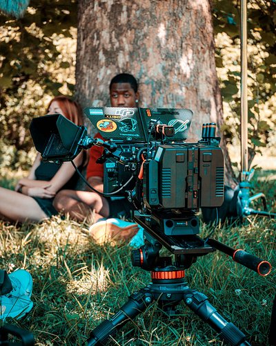Behind the camera on our latest short!
•
#shortfilm #onset #behindthecamera #btsphotos