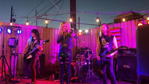 Watching our friends The Far Worst kill it down here in Kingman AZ 🤘🤘🤘