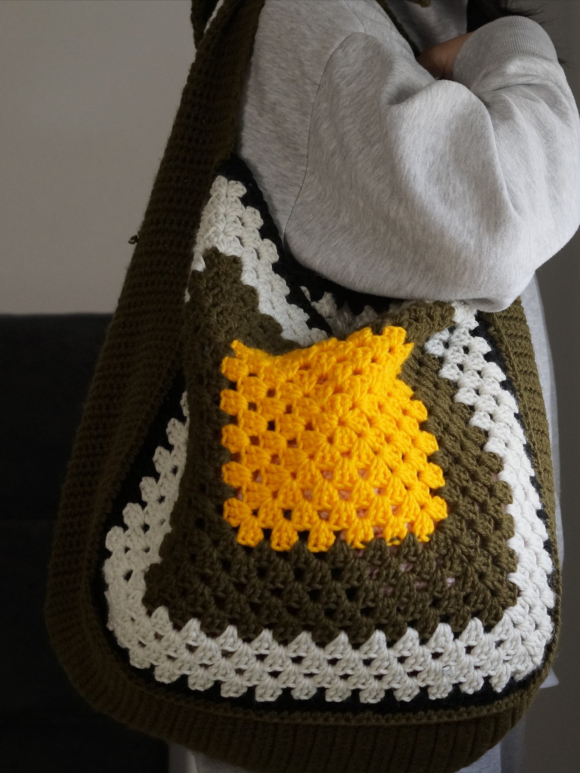 Granny square beanie crochet pdf pattern product image (1)