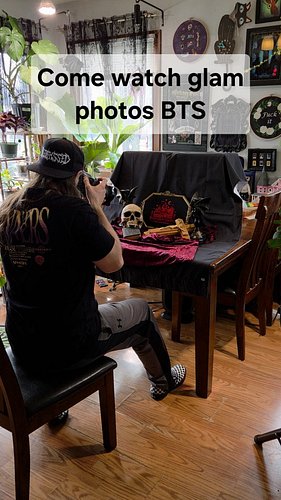For the first time ever, some glam photos behind the scenes! This is the process I usually do. If it's not a destination phot...