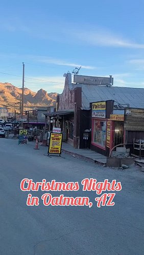 Christmas Nights in Oatman, AZ was pure magic this past weekend ✨🎄 The locals and shop owners outdid themselves lights, decor...