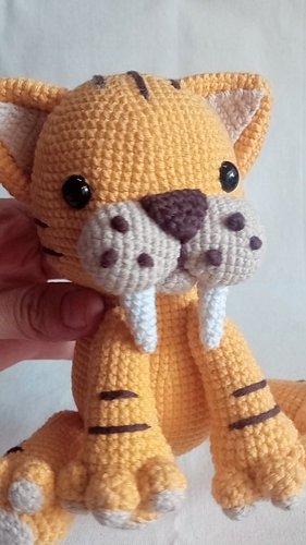 Así quedó mi pequeño Tigre Dientes de Sable 🧡🖤🧡 

El diseño es de @diyfluffies 

#amigurumiperu #amigurumipersonalizado #hech...