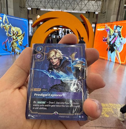 The team have acquired our first metal card! @combatglue got his hands on this bad boy Ezreal! One of the goals we set of too...
