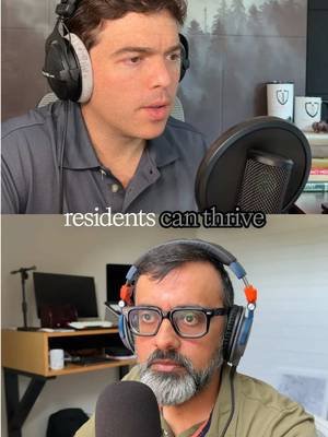 Pearl 2 on how new EM residents can thrive. The only EM boards / ITE prep you can do on the way to shift is here and it’s being used by residencies and residents across the country.  🎧 EM Rapid Bombs Podcast ⚡️ 2–5 minute audio-only board hits 🏃 Working out  🚗 Commute 🚫 No staring at screens 🚫 No hour long lectures or Qbanks funded by private equity  👉 Search “EM Rapid Bombs” on Spotify or click the link in our bio #emergencymedicine #emboardbombs #emergencymedicineresidency #emrapidbombpearls 