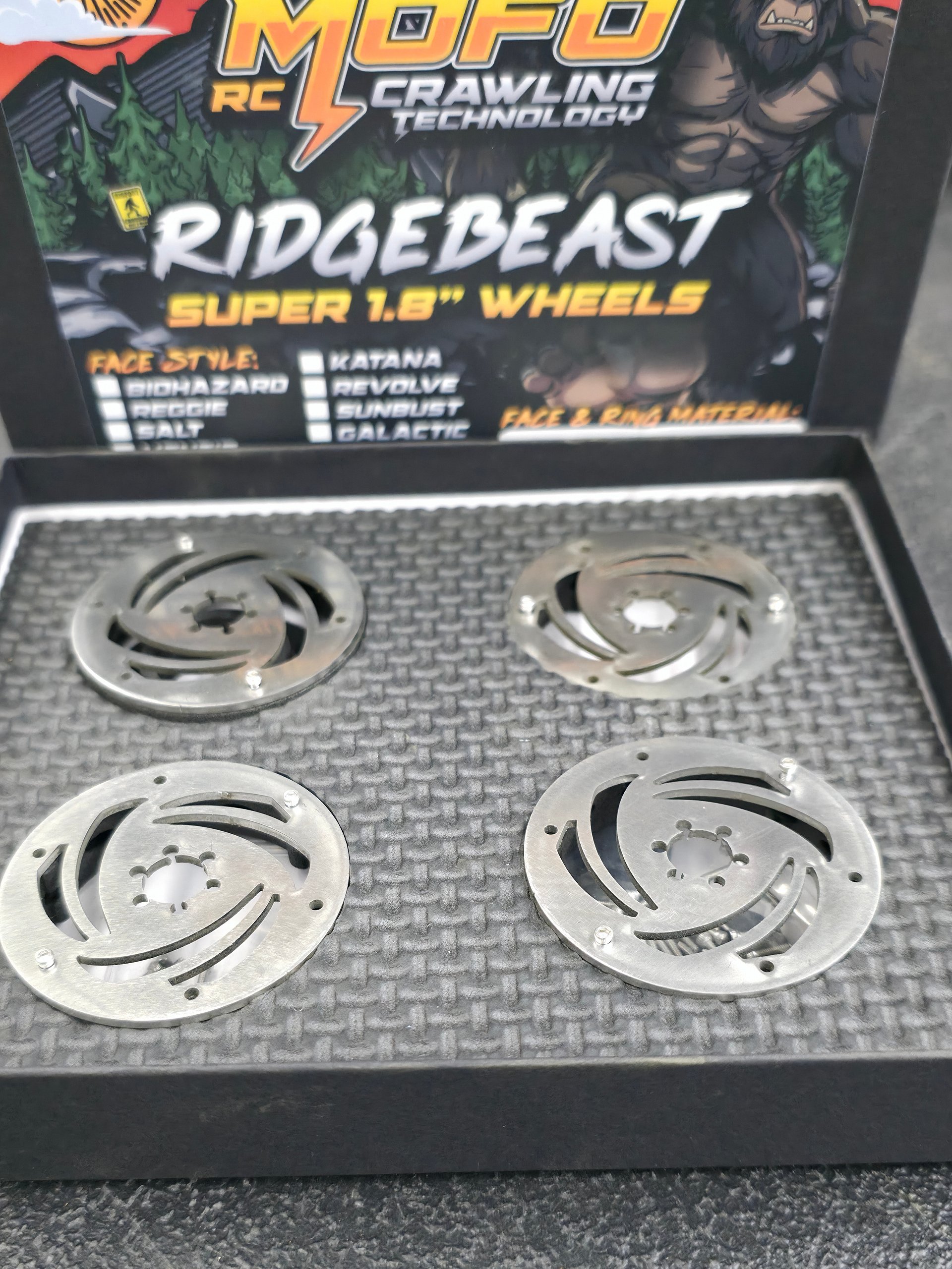 Va lowrider & Mofo rc collaboration ridgebeast 1.8s product image (8)
