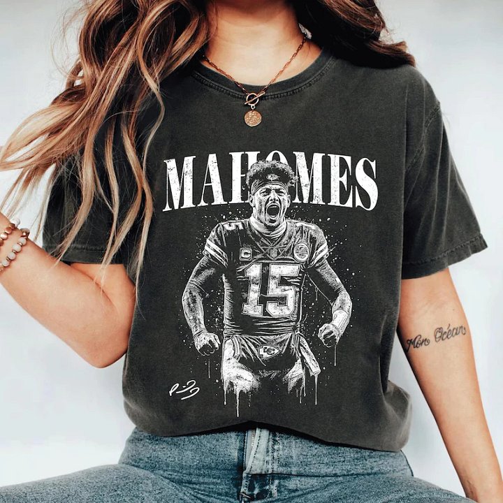 Patrick Mahomes Vintage Shirt, 90s Bootleg Tshirt, Vintage Mahomes Tee product image (1)