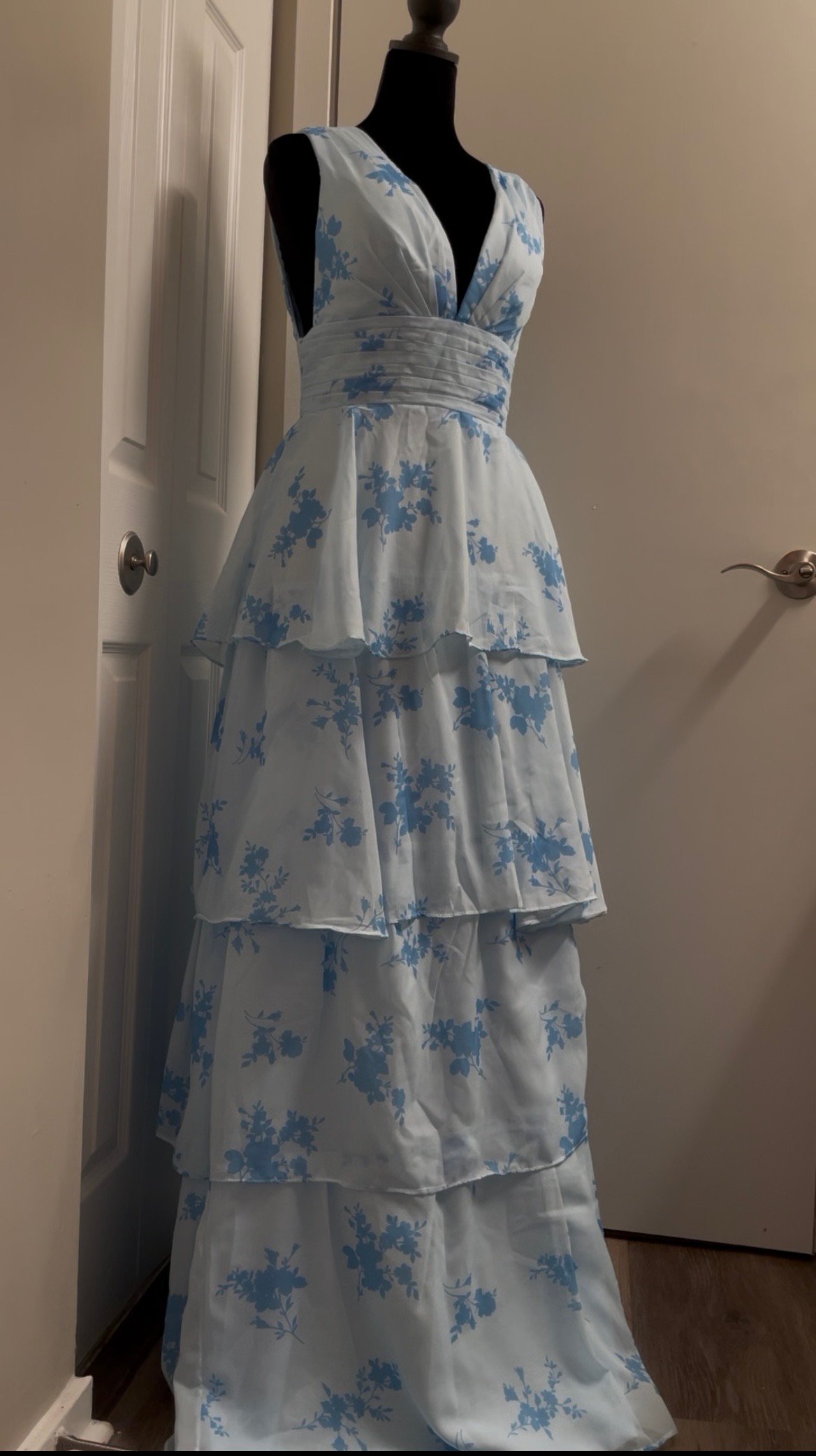 Luxury dress product image (2)