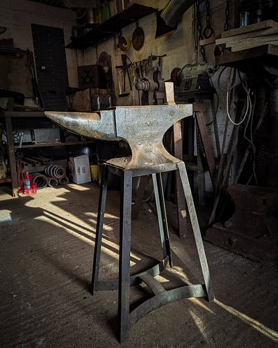 Thanks @rasmusloen for letting me steal this one away. Perfect size for my little garage workshop. Even the stand is set to t...