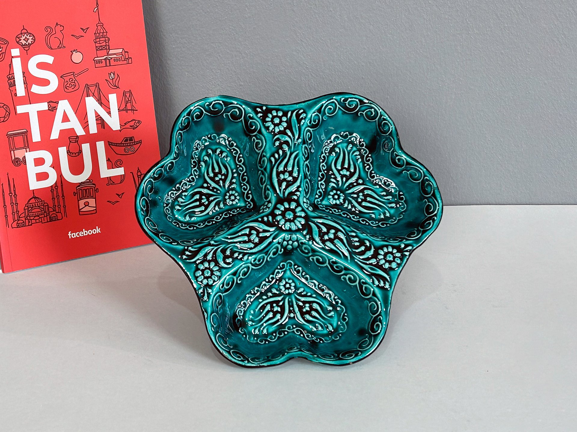 Ceramic snack dish (hearts) — handmade pottery product image (3)