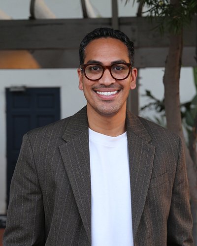 When Dylan Gunaratne '23 started law school, he wasn’t sure he could keep up.
 
“I felt a sense of inadequacy at first as I t...