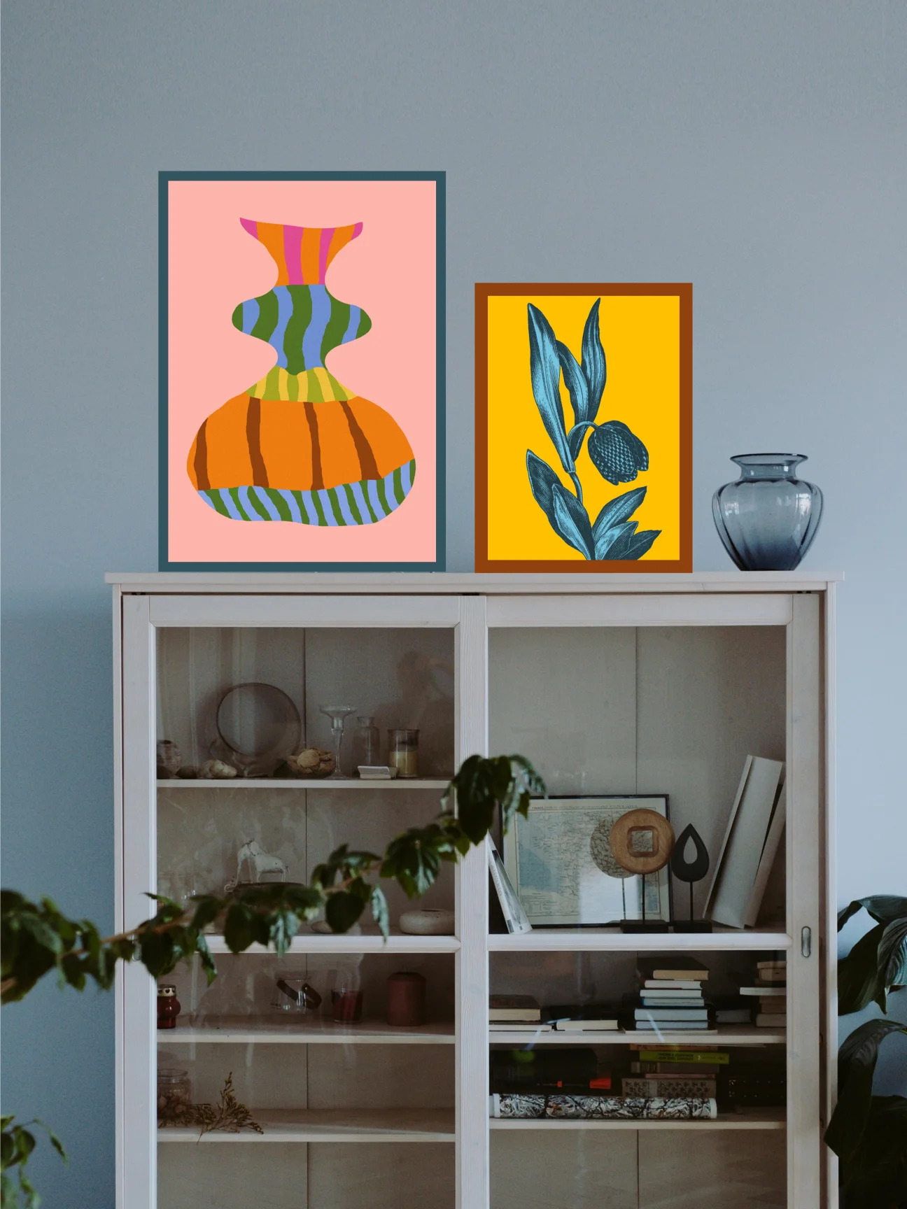 Striped Vase and Tulip product image (2)