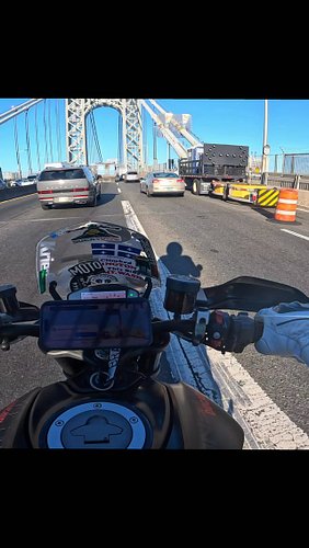 close call on the bridge - if no one is using a lane, usually it means everyone is just stupid BUT sometimes there is a good ...